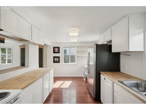8125 SE 65th Avenue Portland OR 97206