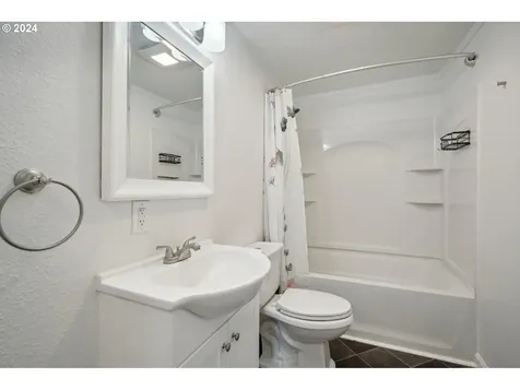 8125 SE 65th Avenue Portland OR 97206