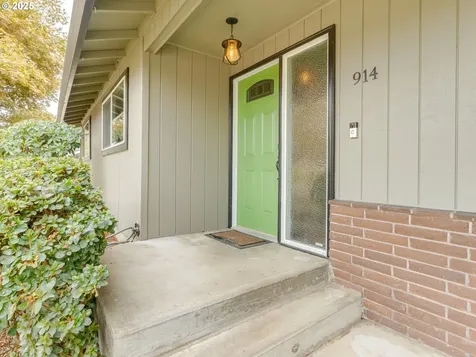 914 NE 26th Street Mcminnville OR 97128
