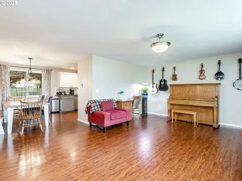 914 NE 26th Street Mcminnville OR 97128