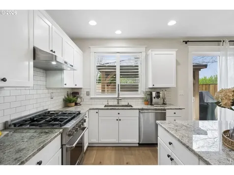 748 N Little Oak Street Newberg OR 97132