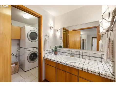 1175 Fir Lane Eugene OR 97405