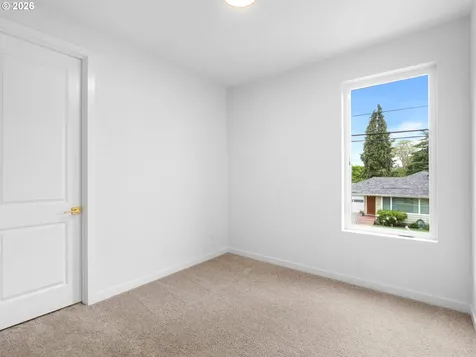 3864 NE Alberta Court Portland OR 97211