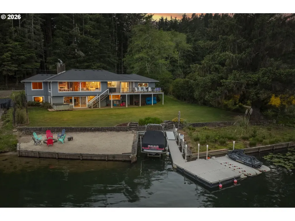2170 NE Lake Drive Lincoln City OR 97367