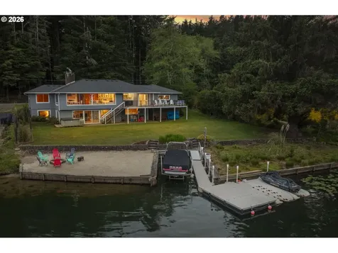 2170 NE Lake Drive Lincoln City OR 97367
