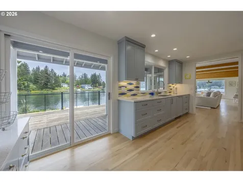 2170 NE Lake Drive Lincoln City OR 97367