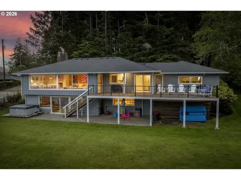 2170 NE Lake Drive Lincoln City OR 97367