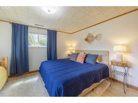2170 NE Lake Drive Lincoln City OR 97367