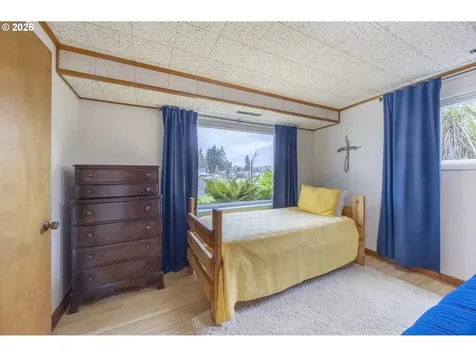 2170 NE Lake Drive Lincoln City OR 97367