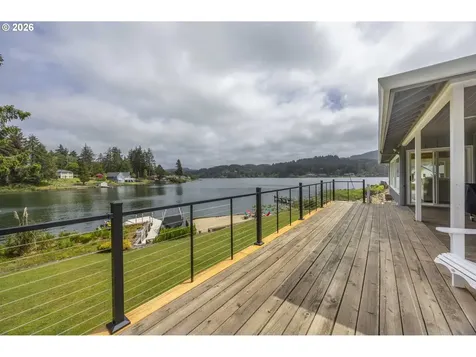 2170 NE Lake Drive Lincoln City OR 97367