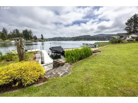 2170 NE Lake Drive Lincoln City OR 97367