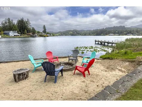 2170 NE Lake Drive Lincoln City OR 97367