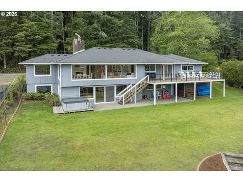 2170 NE Lake Drive Lincoln City OR 97367