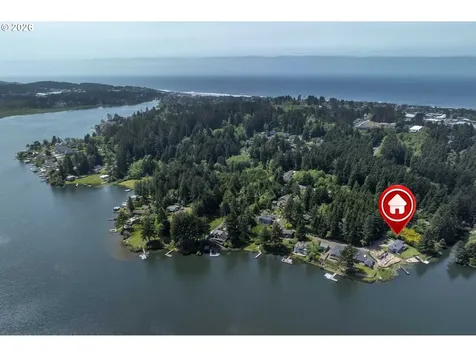2170 NE Lake Drive Lincoln City OR 97367