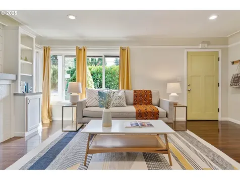7585 SW 71st Avenue Portland OR 97223