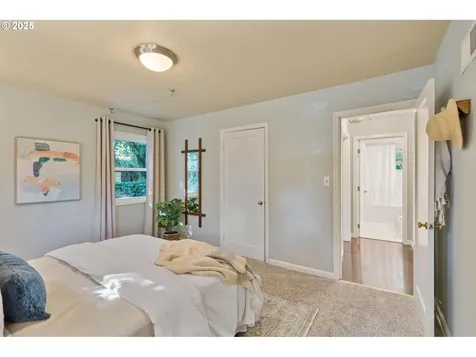 7585 SW 71st Avenue Portland OR 97223