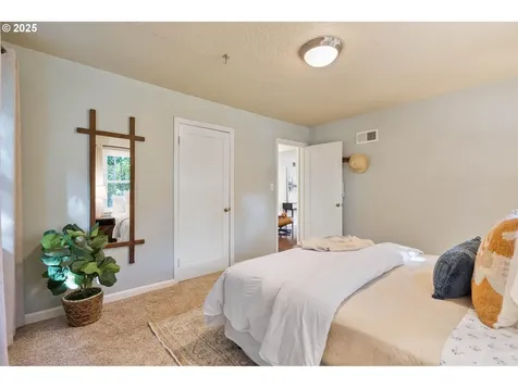 7585 SW 71st Avenue Portland OR 97223
