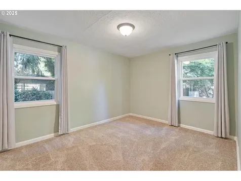 7585 SW 71st Avenue Portland OR 97223