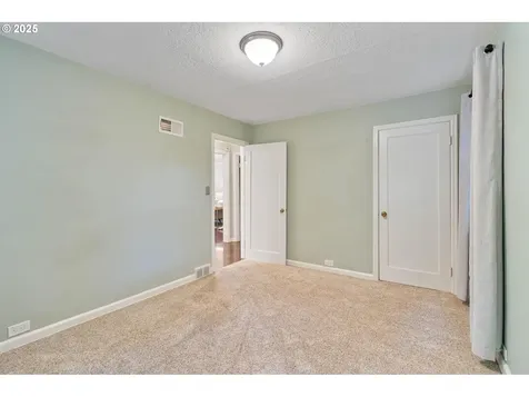 7585 SW 71st Avenue Portland OR 97223