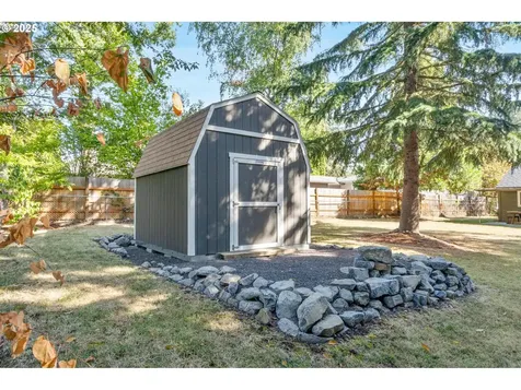 7585 SW 71st Avenue Portland OR 97223