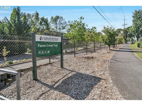 7585 SW 71st Avenue Portland OR 97223
