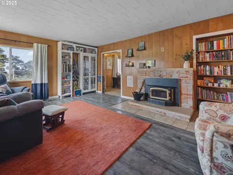 1749 NE 19th Street Lincoln City OR 97367