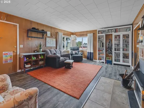 1749 NE 19th Street Lincoln City OR 97367