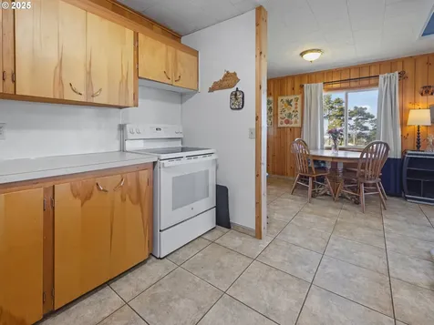1749 NE 19th Street Lincoln City OR 97367