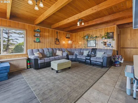 1749 NE 19th Street Lincoln City OR 97367