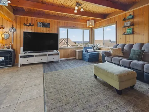 1749 NE 19th Street Lincoln City OR 97367