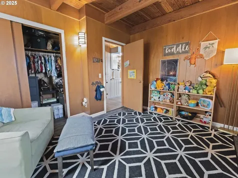 1749 NE 19th Street Lincoln City OR 97367