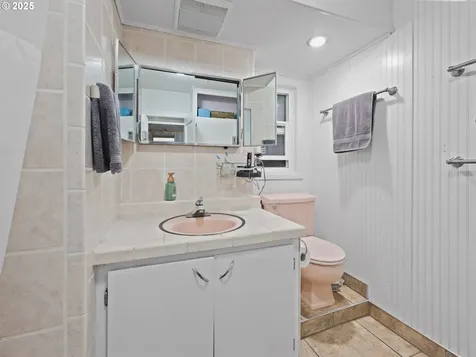 1749 NE 19th Street Lincoln City OR 97367