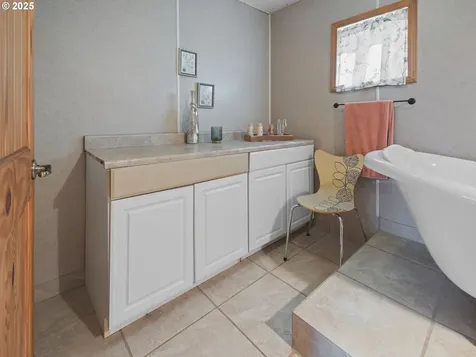 1749 NE 19th Street Lincoln City OR 97367