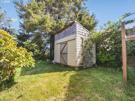 1749 NE 19th Street Lincoln City OR 97367