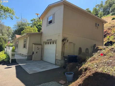 2383 W Military Avenue Roseburg OR 97471