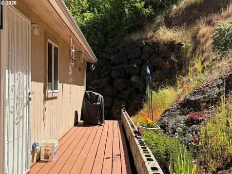 2383 W Military Avenue Roseburg OR 97471