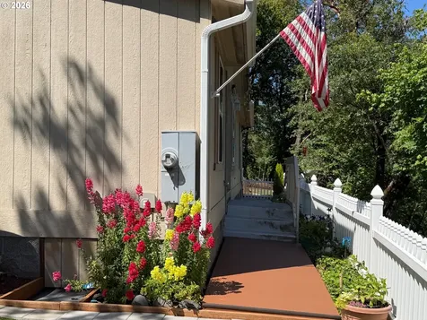 2383 W Military Avenue Roseburg OR 97471