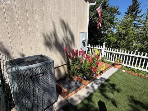 2383 W Military Avenue Roseburg OR 97471