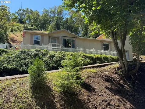2383 W Military Avenue Roseburg OR 97471