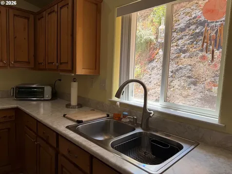 2383 W Military Avenue Roseburg OR 97471
