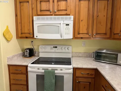 2383 W Military Avenue Roseburg OR 97471