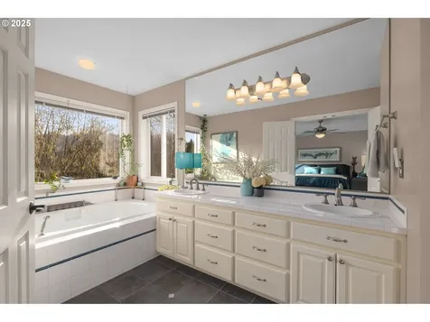 781 Nicole Drive West Linn OR 97068