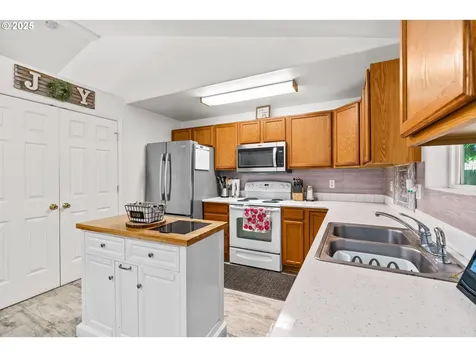 3318 Pinyon Street Springfield OR 97478