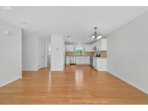 2743 SE 98th Avenue Portland OR 97266