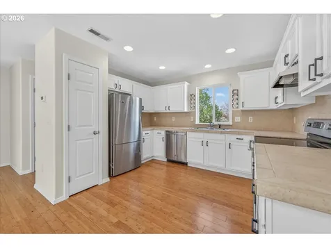 2743 SE 98th Avenue Portland OR 97266
