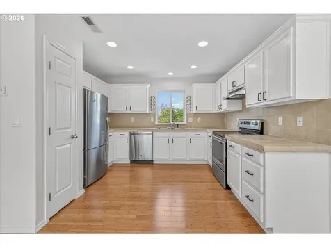 2743 SE 98th Avenue Portland OR 97266