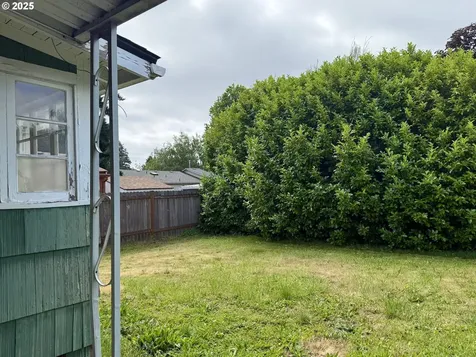 5534 SE Malden Street Portland OR 97206