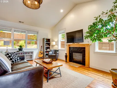 2695 NW Mount Ashland Drive Mcminnville OR 97128