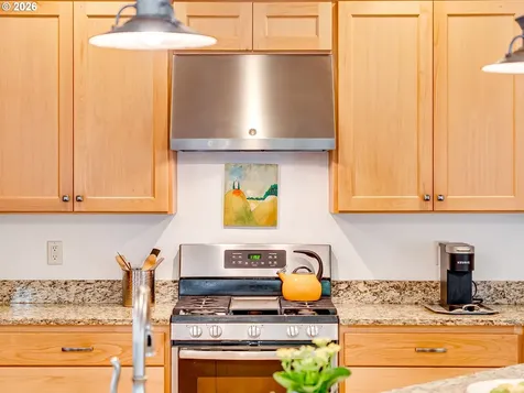 2695 NW Mount Ashland Drive Mcminnville OR 97128