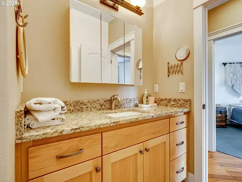 2695 NW Mount Ashland Drive Mcminnville OR 97128